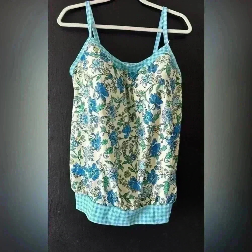 Lands end swim top. NWT